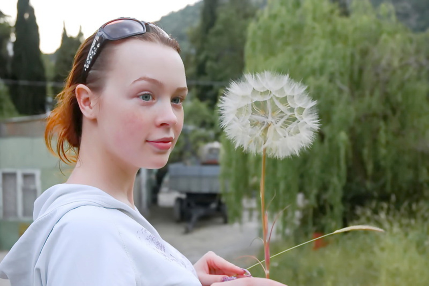 Фотоконкурс взгляды. Таня одуван. Патриот актриса одуван. Алинка одуван. Одуван Рассказова.