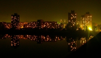 отражение ночного города