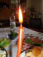 Свеча горела на столе