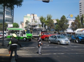 Три грации, или на улицах Мехико