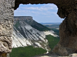 Древнейшее окно Чуфут-Кале Крым