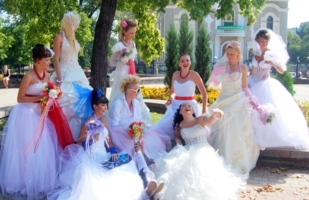 Подружки-невесты