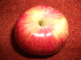 Спелое яблочко