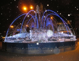 Зимний электрический фонтан.