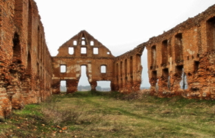 Руины старого театра