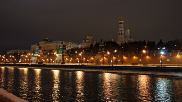 Зимний вечер на Москве-реке