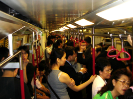 в метро Гонконга