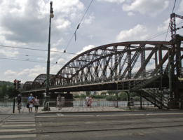 Один из мостов в Праге