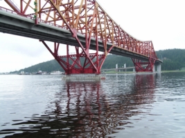 Красный мост через Иртыш