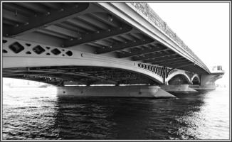 Под Вознесенским мостом
