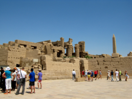 На развалинах древнего Египта
