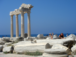 колонны Афродиты