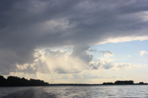 Волга перед дождем