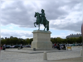 Версаль.Памятник Людовику XIV.