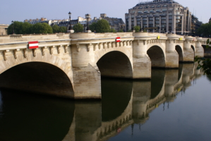 Новый мост-самый старый в Париже