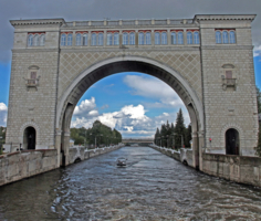 Портал в солнечную погоду