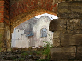 Старые стены