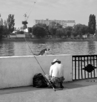 На червя лови,век рыбы не видать