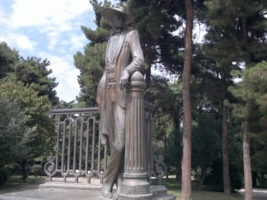 Памятник Ладо Гудиашвили