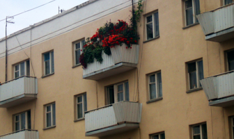 Балкон бабульки "ботана"