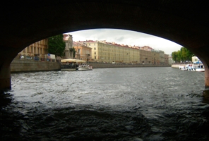 Под Питерским мостом