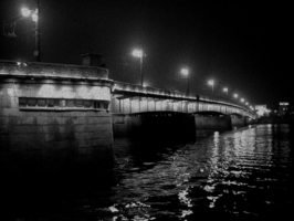 ночь у Литейного моста