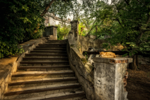 Лестница в старом городе