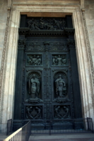Дверь Исаакиевского собора