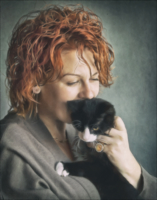 Портрет девушки с котёнком