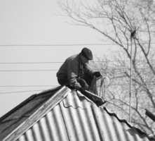 крыша требует ремонта