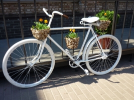 Цветник на велосипеде