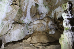 Мраморная пещера , Крым .