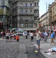 На улицах Праги