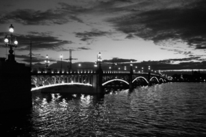 Белые ночи Троицкого моста.