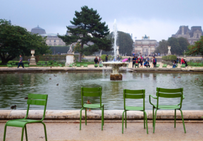 Зеленые стулья Парижа