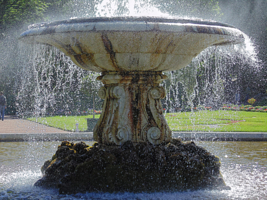 Брызги фонтана