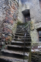 Лестница за железную дверь