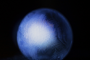 Замороженный мыльный пузырь