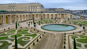 Версальские дворы
