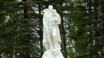 ... Памятник Советскому солдату