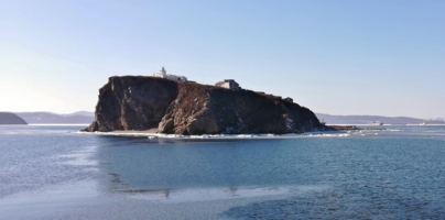 Остров Аскольд с маяком