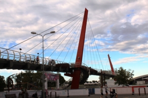 Пешеходный мост в Елгаве.