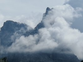 горы и облака