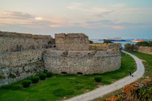 Оборонительная крепость средневекового города