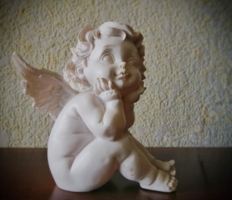 Просто фигурка ангела