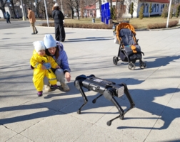 Робот-собачка