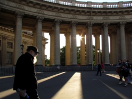 В лучах вечернего солнца