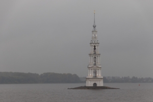 В Калязине моросит