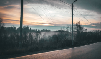 Плывут туманы над рекой...