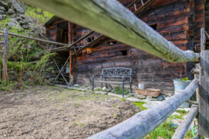 А она все еще надеется...